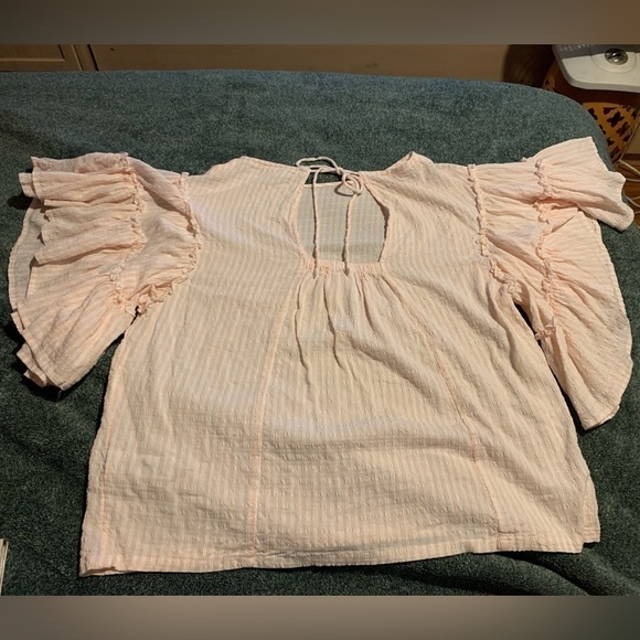 ❗️nwot❗️CHELSEA & THEODORE • Striped Ruffle Flutter Sleeve Seersucker Blouse • M - Picture 7 of 10